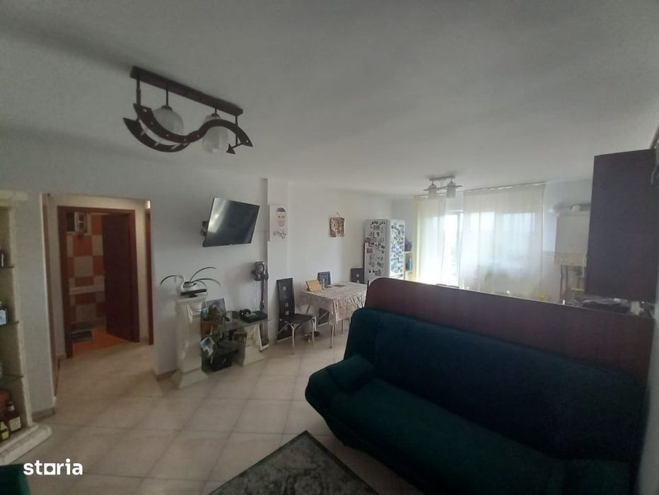 Apartament 3 camere, 67 mp, etaj 3/5, zona Sud