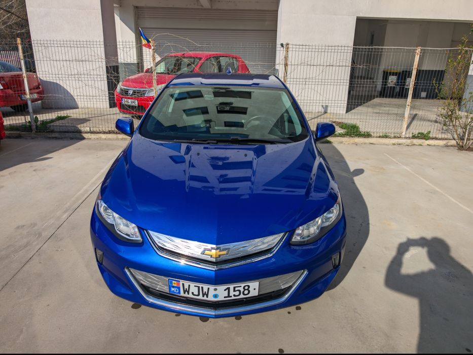 Chevrolet volt 2017 18kwh plug in hybrid 100km electric