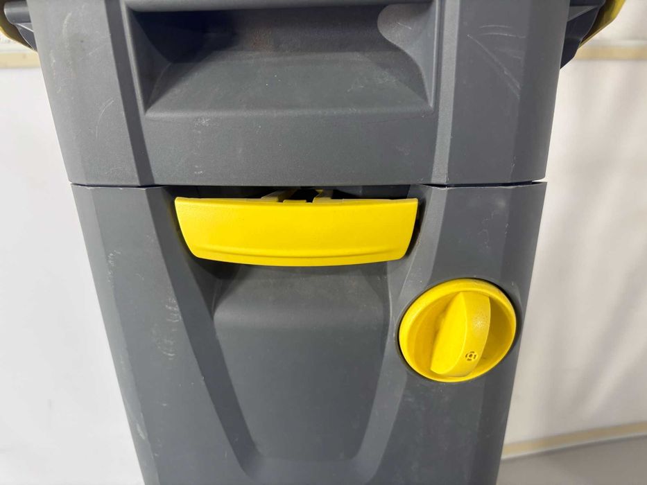 Подопочистващ автомат - Karcher BR 30/4 C