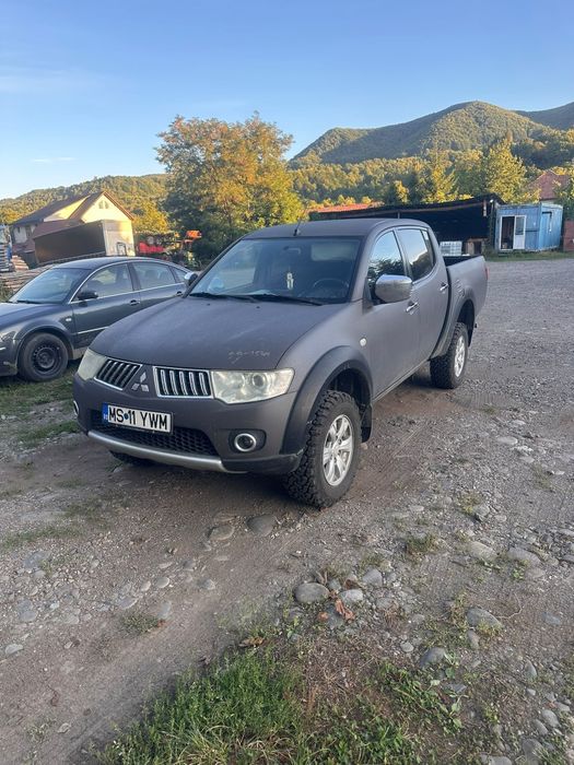 Vând Mitsubishi L 200