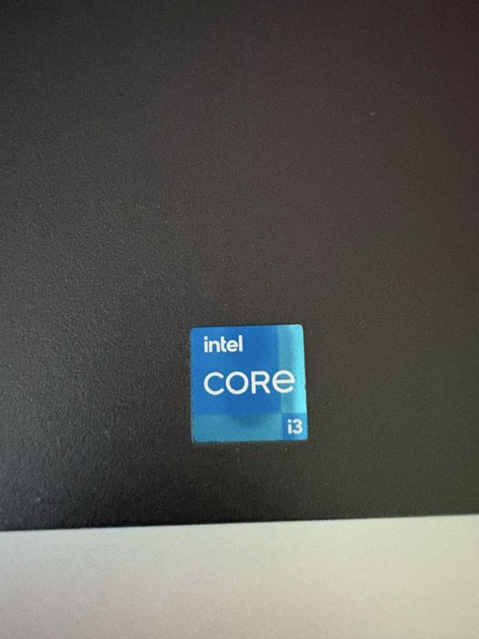 Лаптоп  Dell Vostro 3500