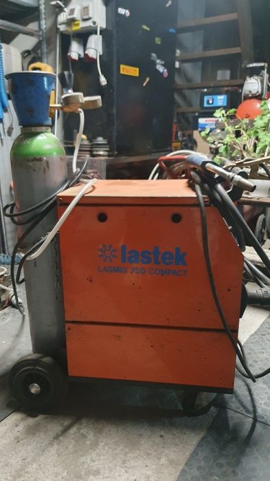 Aparat de sudura cu fir