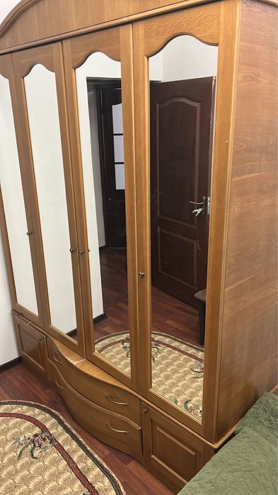 Продается спальный гарнитур