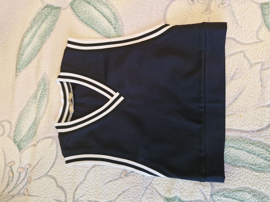 Продам вещи на девочку, примерно на 10 лет.