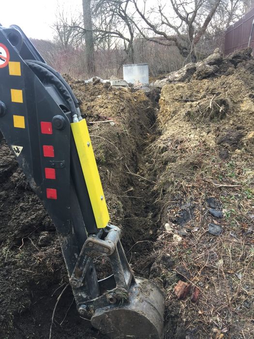 Lucrari cu miniexcavatorul și bobcat,transport moloz.