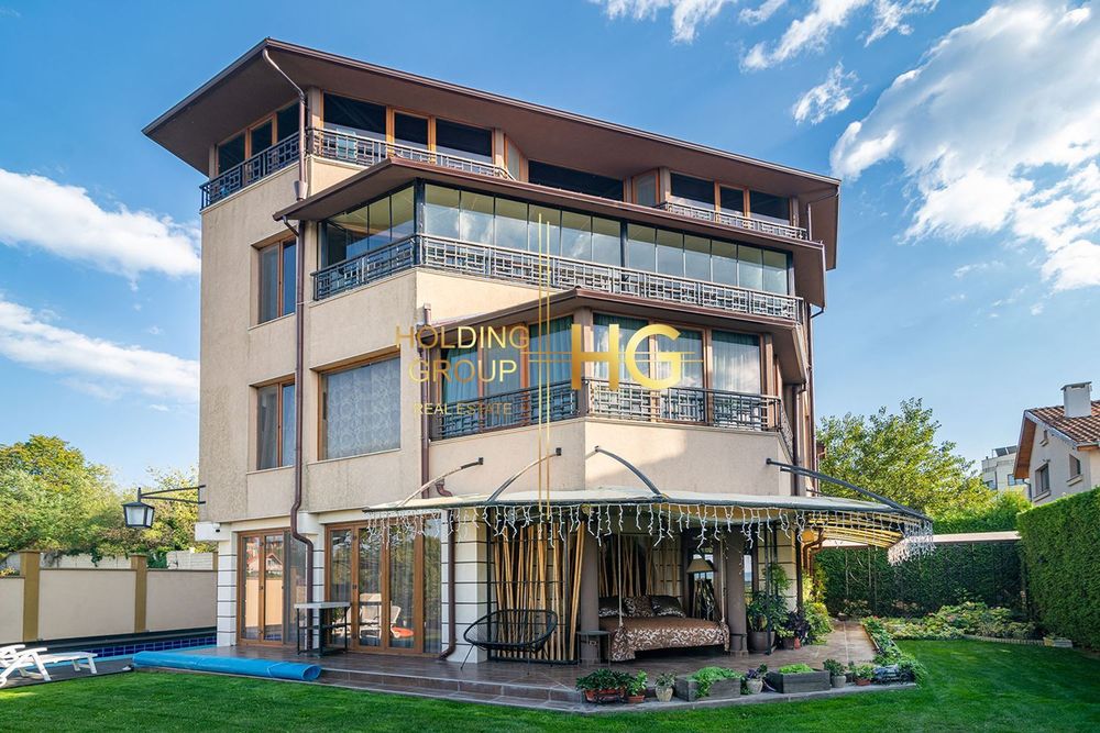 Къща в Варна-м-т Зеленика площ 350