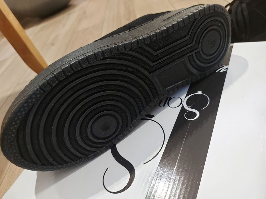 Дамски кецове черни,набук