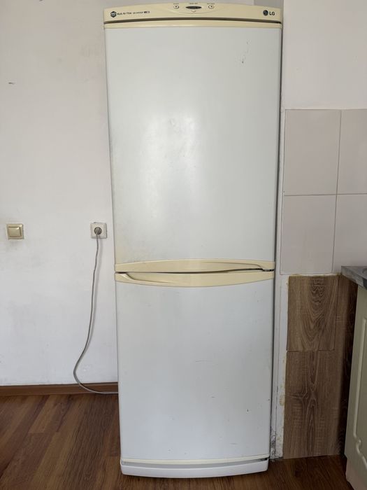 Продам холодильник в отличном состояний