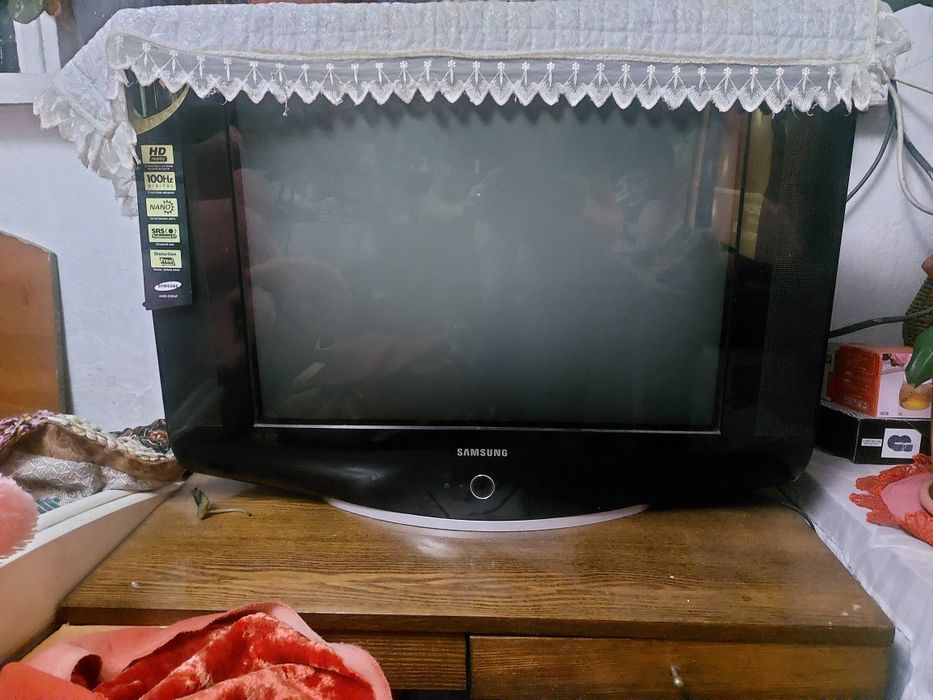 Продам 2 больших телевизора