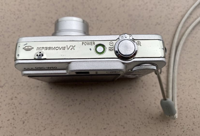 Sony  cybershot DSC W50