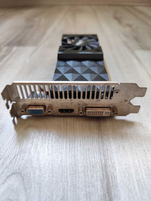 Vând placa video Palit GT 630 1GB DDR3/128Bit