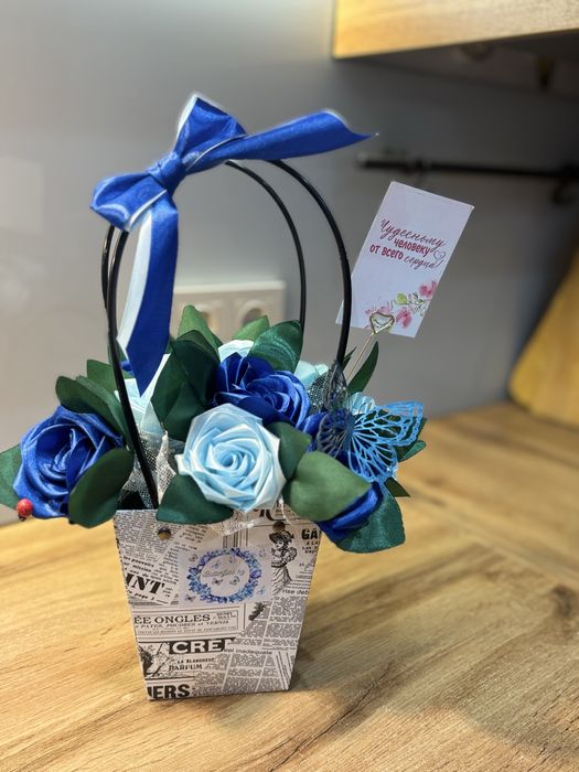 Букет из атласных дент