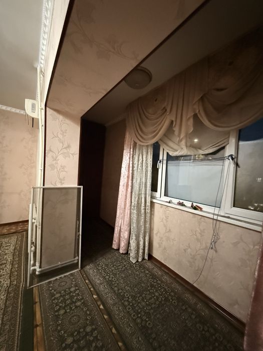 Продветься 2 х ком квартира