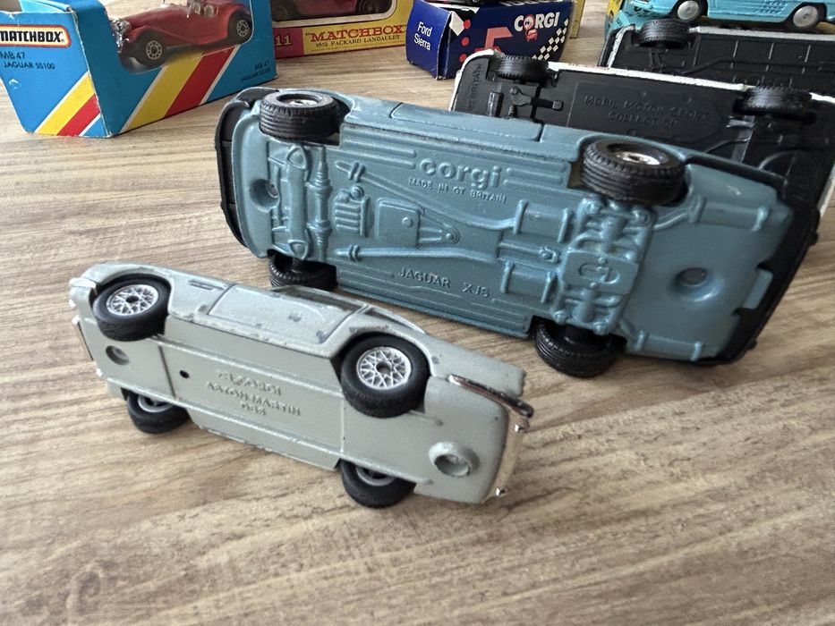 Лот колички matchbox, corgi