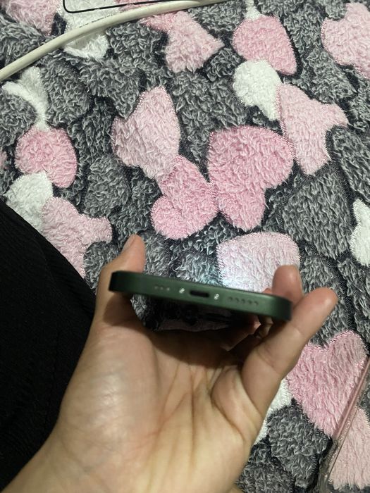 Айфон 13 128гб есть коробка