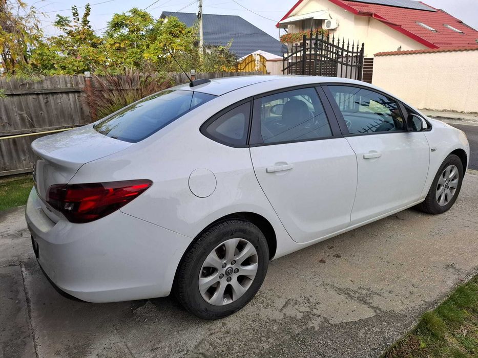 Opel Astra Sedan 2017