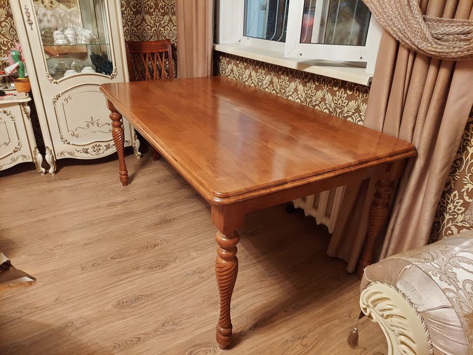 Стол  , Малайзия