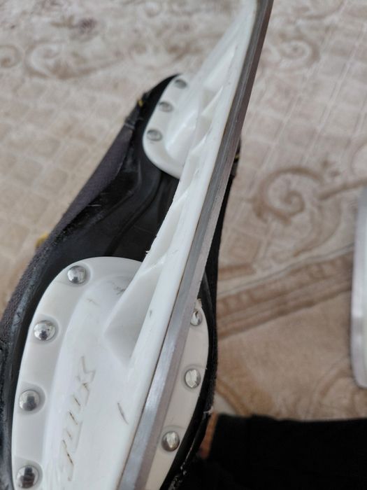 Продам коньки б/у Bauer