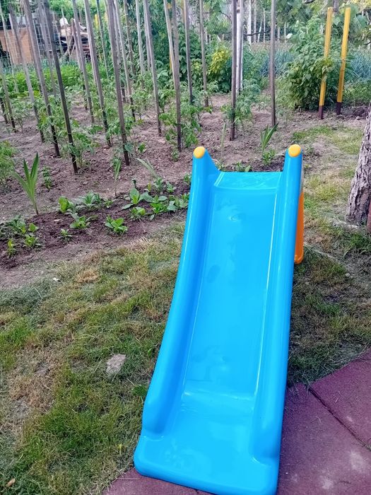 Topogan/ tobogan de plastic, puțin folosit