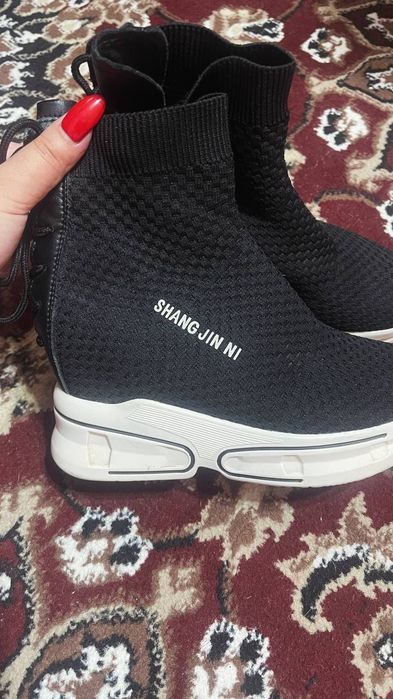 Balenciaga oyoq kiyim  yangi