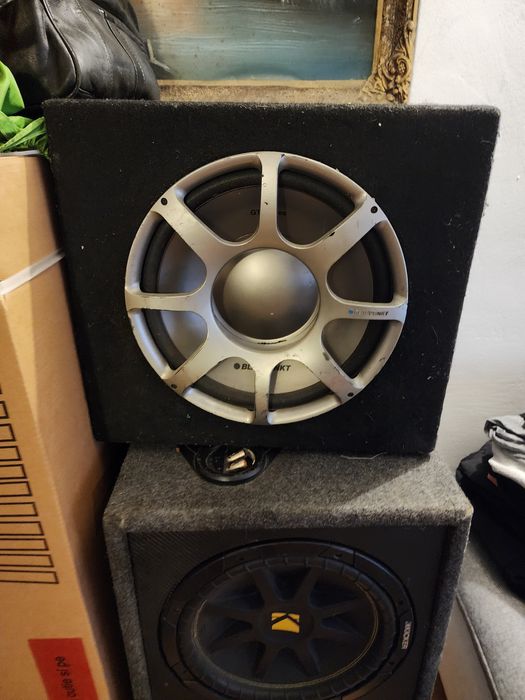 subwoofer și stai auto și  boxe de cameră Razer