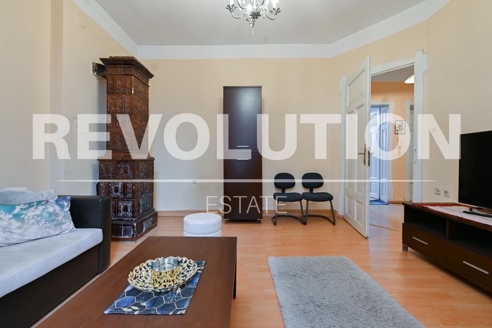 Дава се под наем Тристаен апартамент в София, Център - 110 кв.м за 750 € - Снимка #1