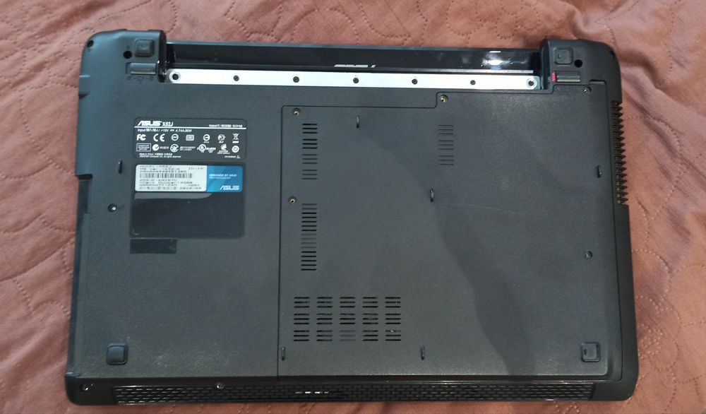 Лаптоп Asus x52j