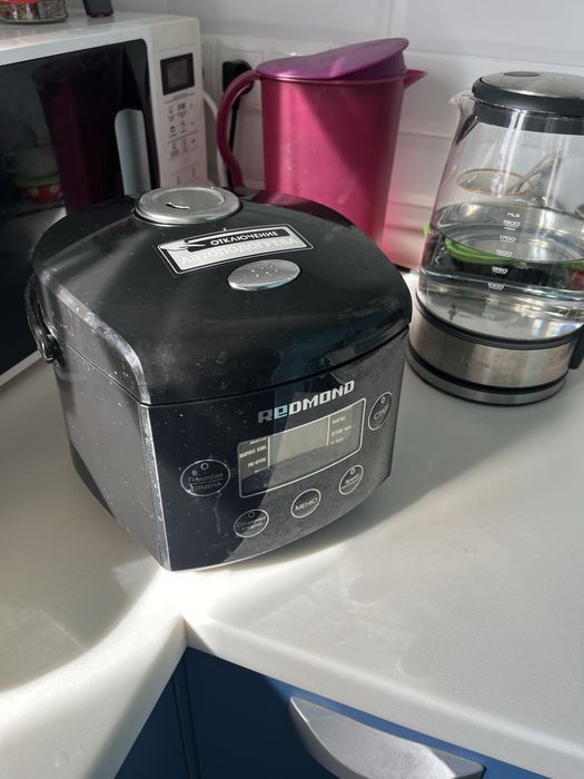 Мультиварка Redmond