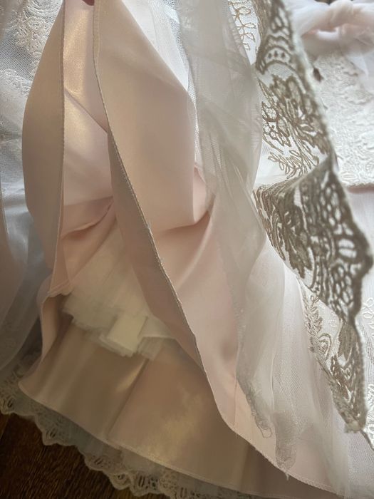 Чисто нова рокля за принцеса 7г. + 2 рокли Mayoral, мн.добро състояние