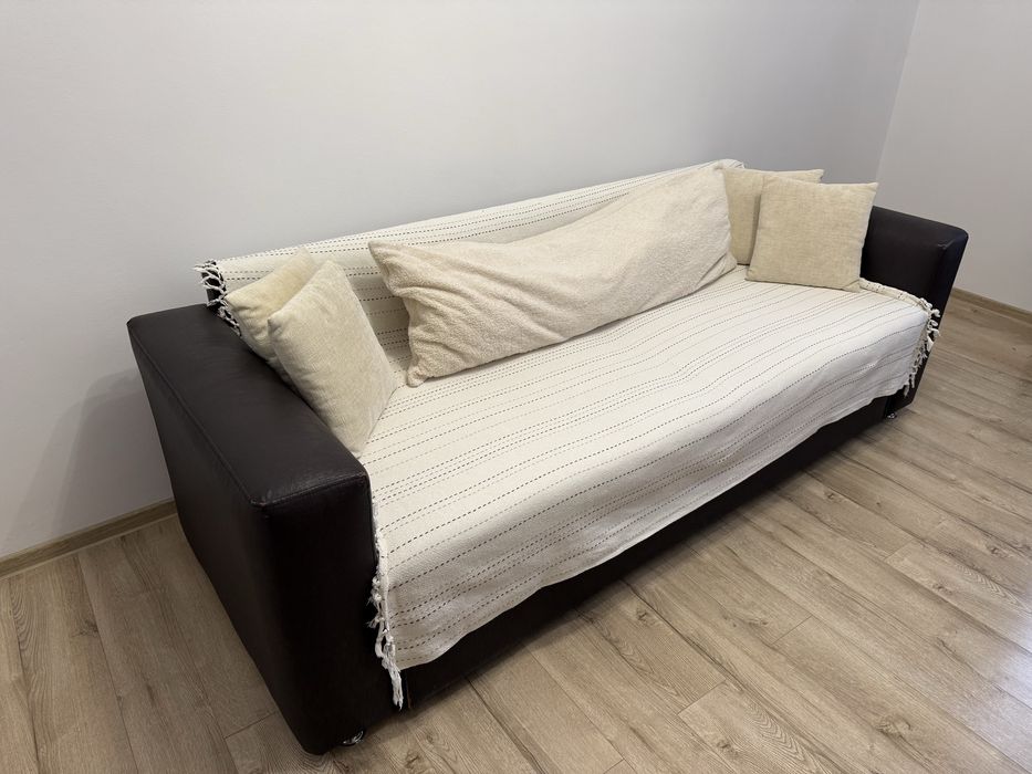 Canapea Extensibila Moderna - Stare Foarte Buna