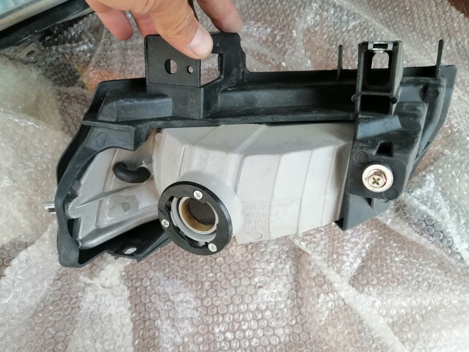 Туманник  toyota Ipsum рестайл, alphard