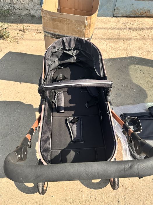 Коляска для детей , новая