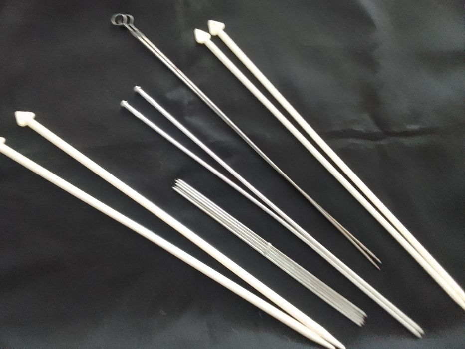 Отрезы, ткань . Спицы, нитки...