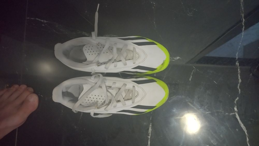 Adidas gheata fotbal