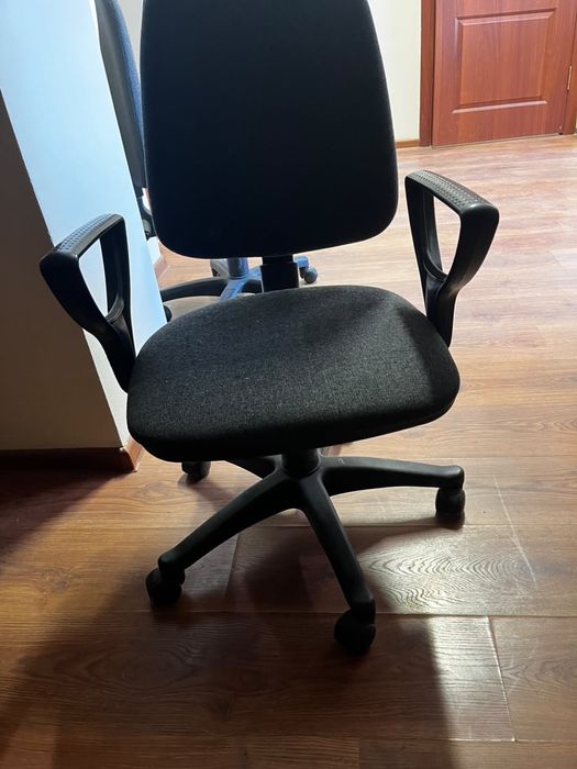 Продам кресло офисное