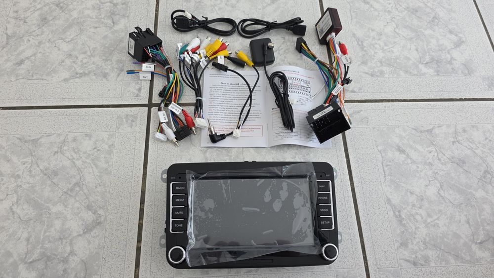 Navigatie adroid NOUA - CarPlay - 6GB RAM, 128 GB memorie  - VW Golf 5, 6, Passat B6 B7 CC, Tiguan, Touran Skoda