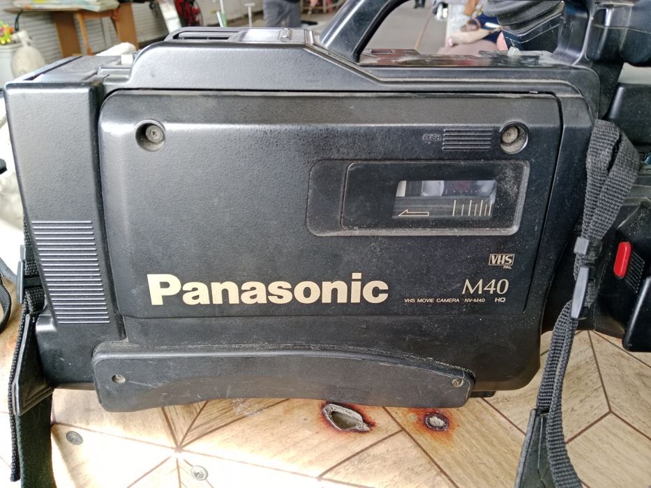 Продам видеокамеру panasonik m40
