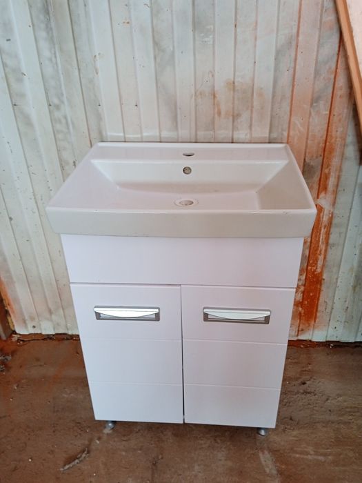 Продам раковину тюльпан