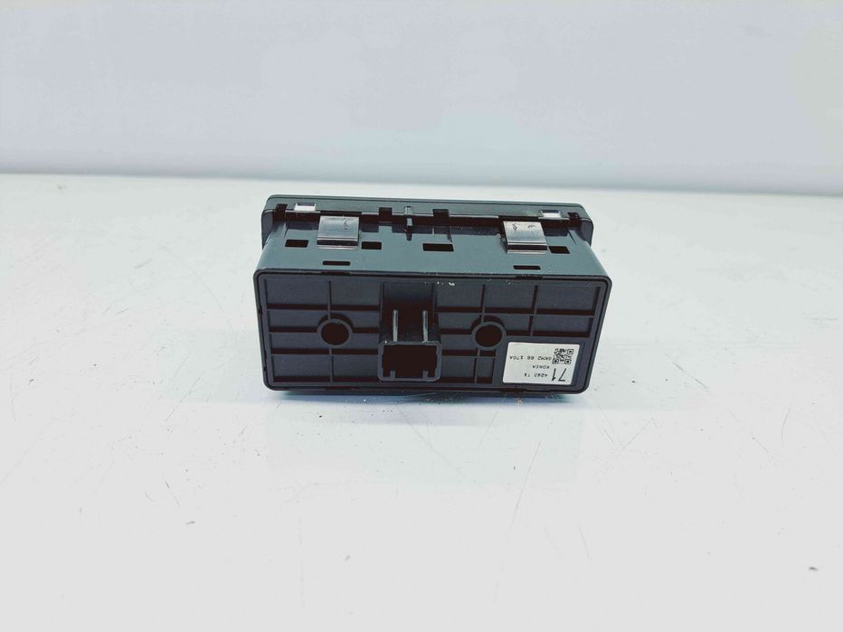 Butoane comenzi consola centrala MAZDA 3 Fastback [Fabr 2003-2009] GK