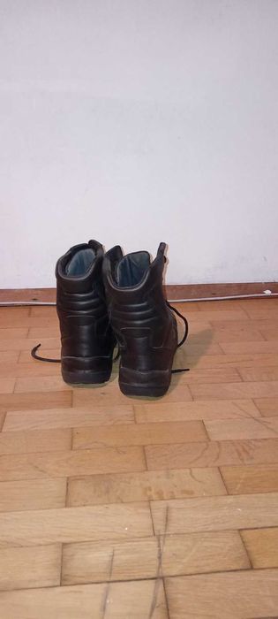 Полицейски кубинки