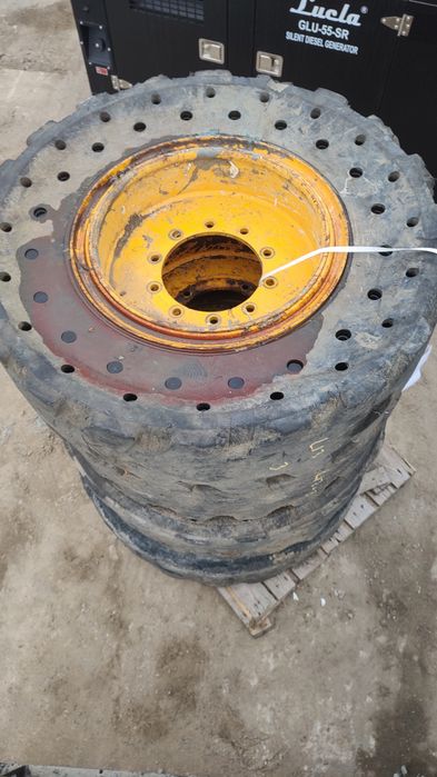 Cauciucuri PLINE cu jante CATERPILLAR 13.00-24