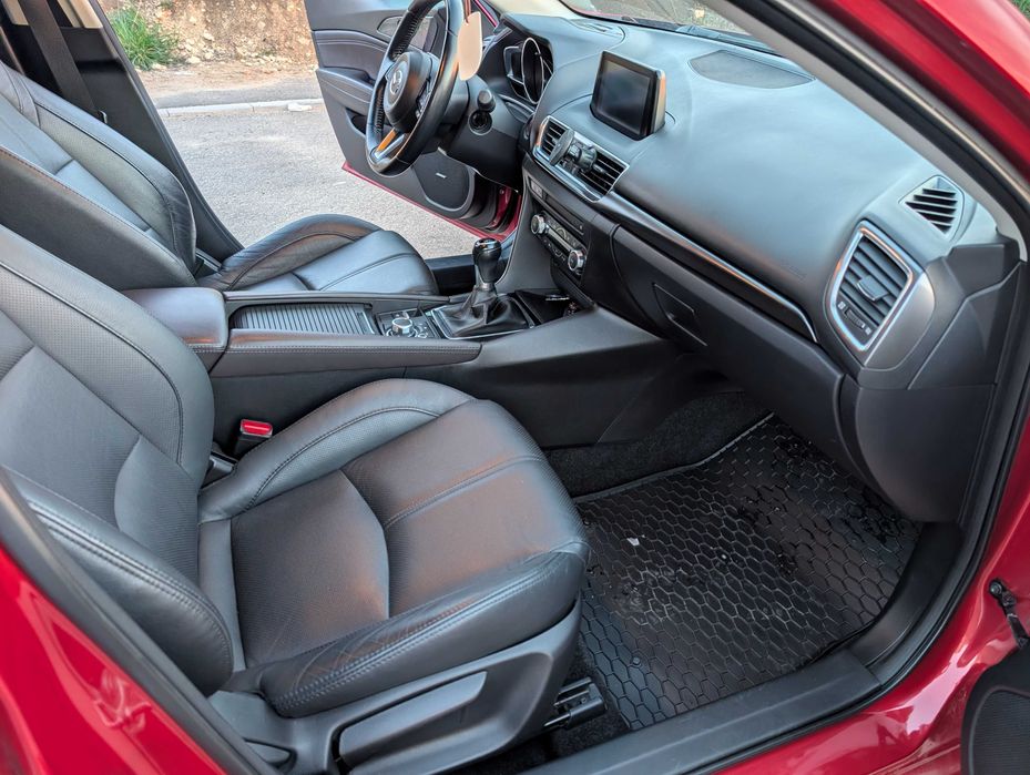 Mazda 3 2.0 Skyactiv 120CP REVOLUTION