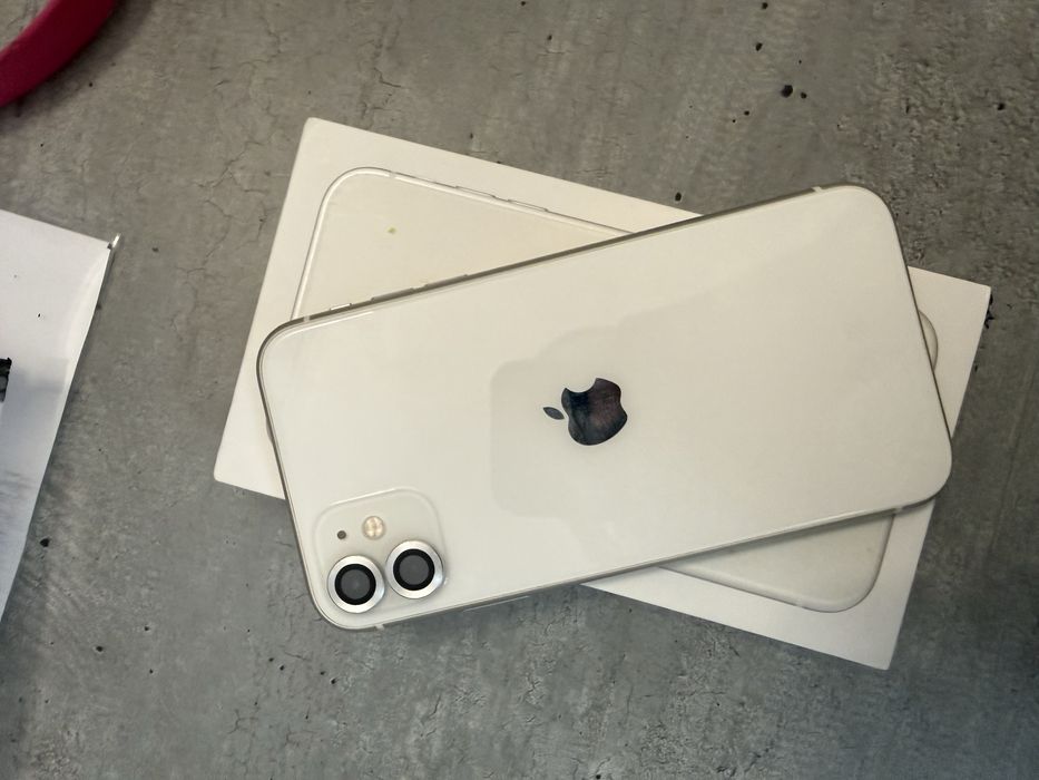Продам Iphone 11 128 Гб