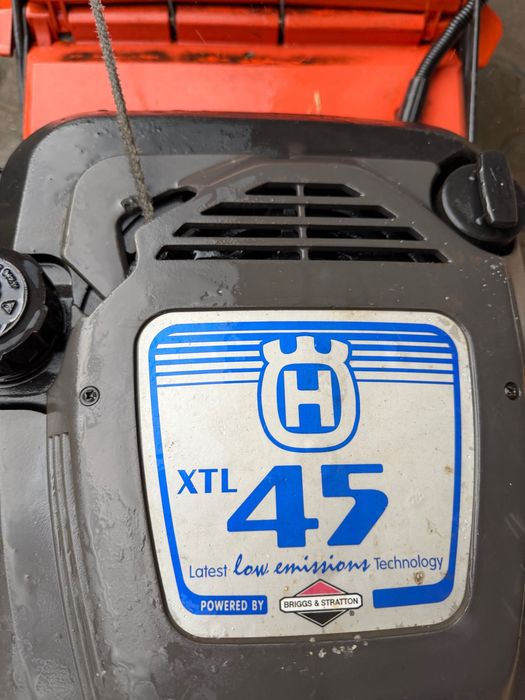 Mașină de tuns iarba Husqvarna perfect funcțională!!