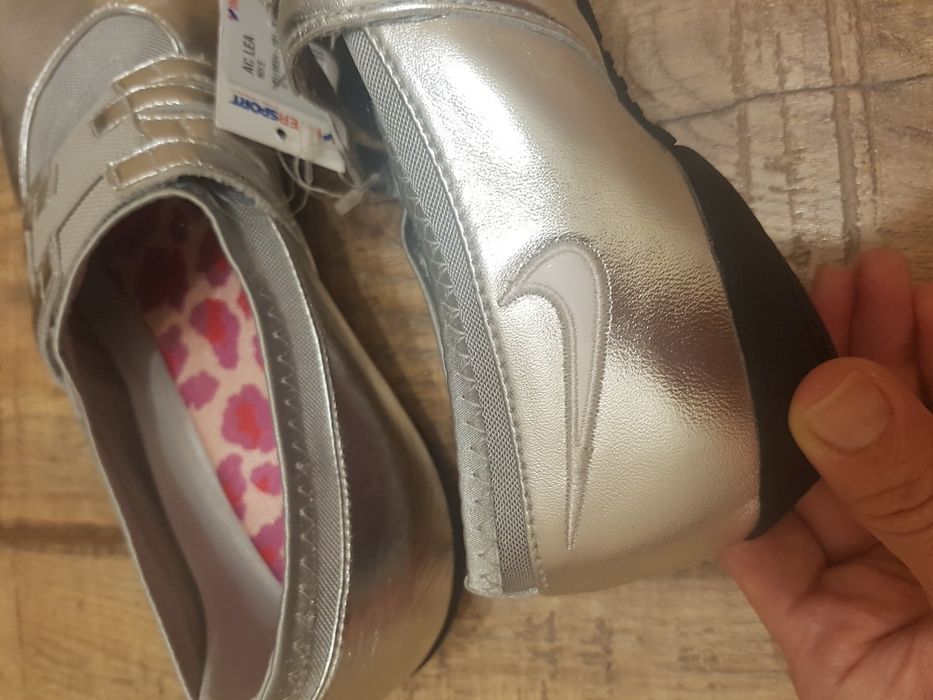 Дамски маратонки Nike