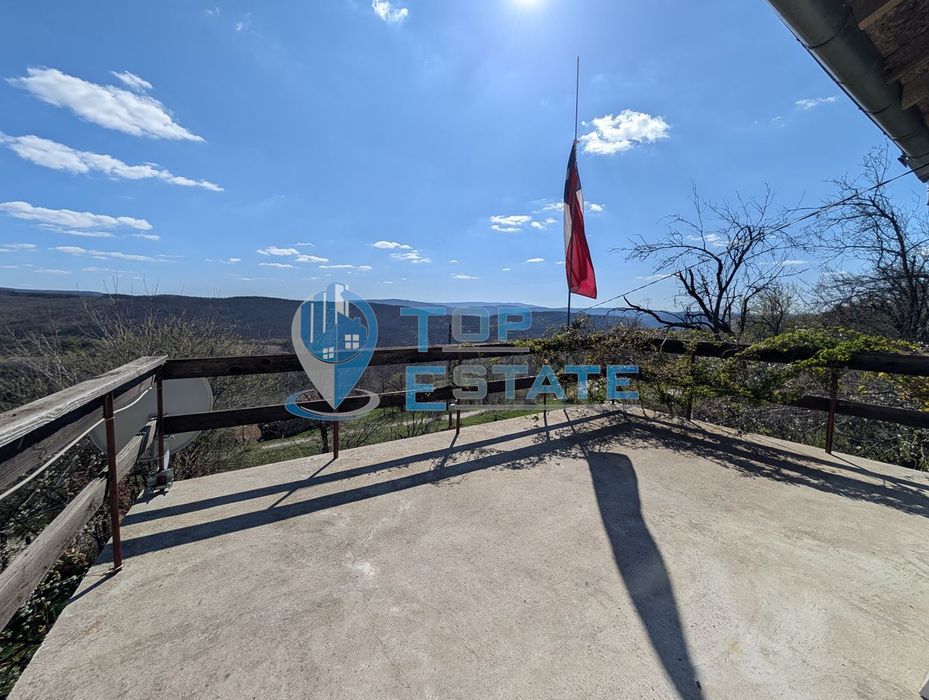 Къща с прекрасна панорама в село Длъжка поляна, област Търговище