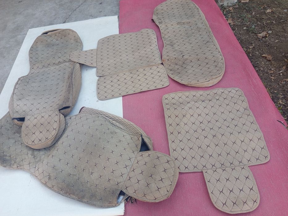 Продам ( чехлы для машины ) .