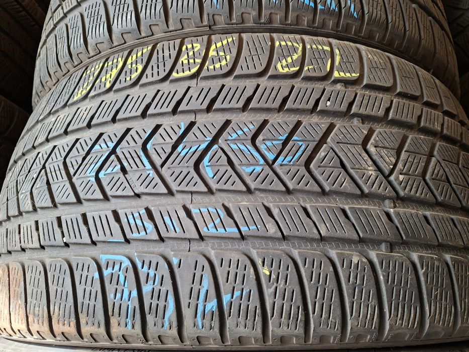 ! 2 anvelope 275/35 R22 Pirelli - VANDUTE!