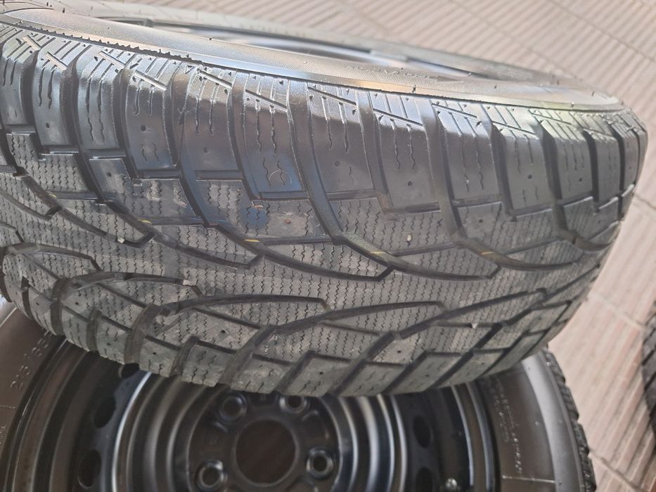 Оригинални железни джанти и гуми 215 65 16 за ТОЙОТА