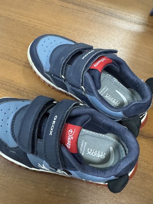 Светещи маратонки GEOX